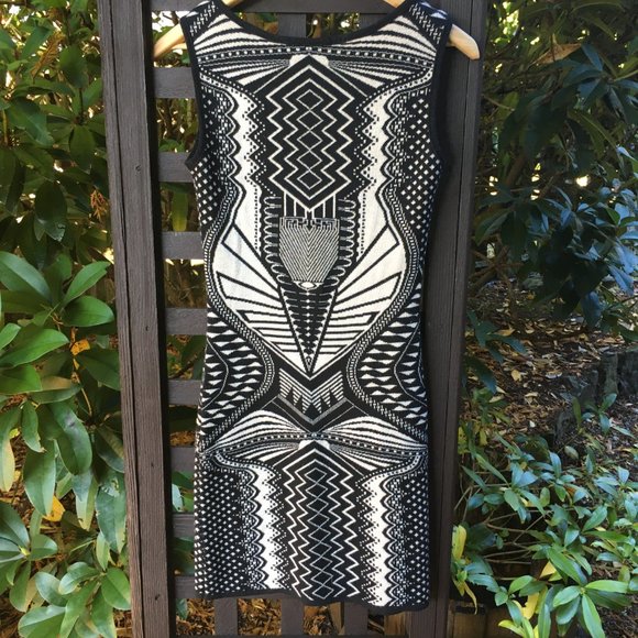 Art Deco Sleeveless Sweater U.S.A.-Made Bodycon Dress - Picture 5 of 16